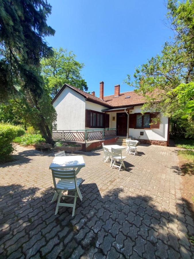 Liget Ueduelo Siofok Bed & Breakfast Exterior photo