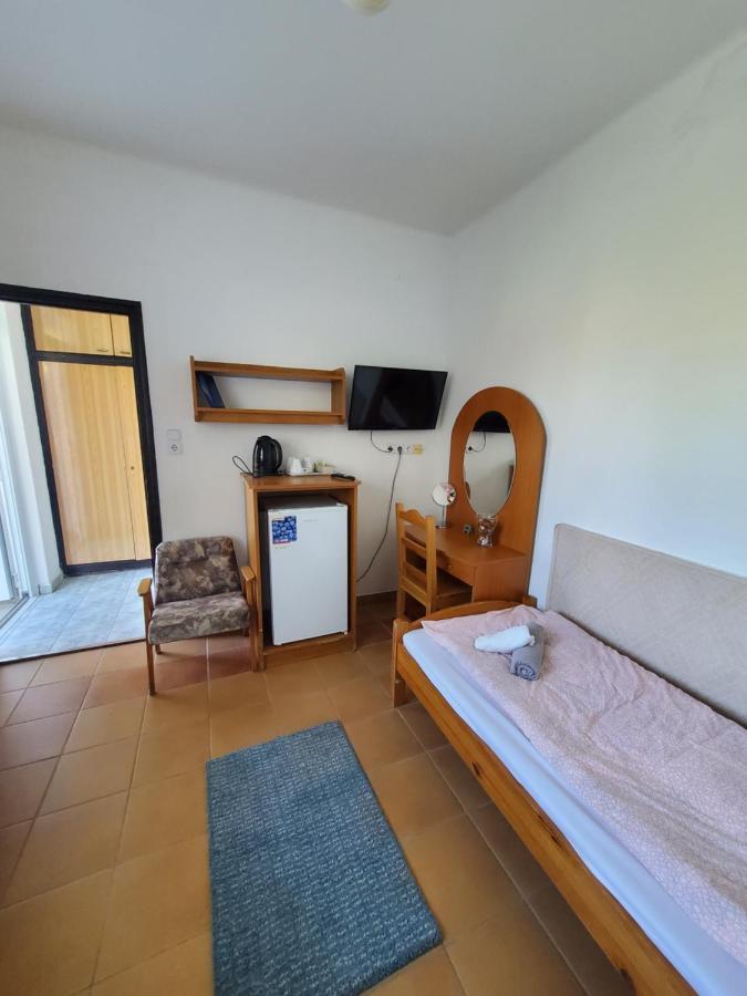 Liget Ueduelo Siofok Bed & Breakfast Exterior photo
