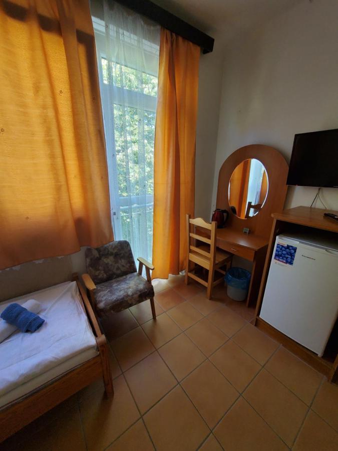 Liget Ueduelo Siofok Bed & Breakfast Exterior photo
