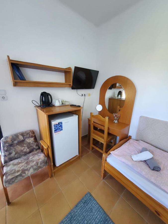 Liget Ueduelo Siofok Bed & Breakfast Exterior photo