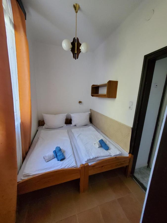 Liget Ueduelo Siofok Bed & Breakfast Exterior photo