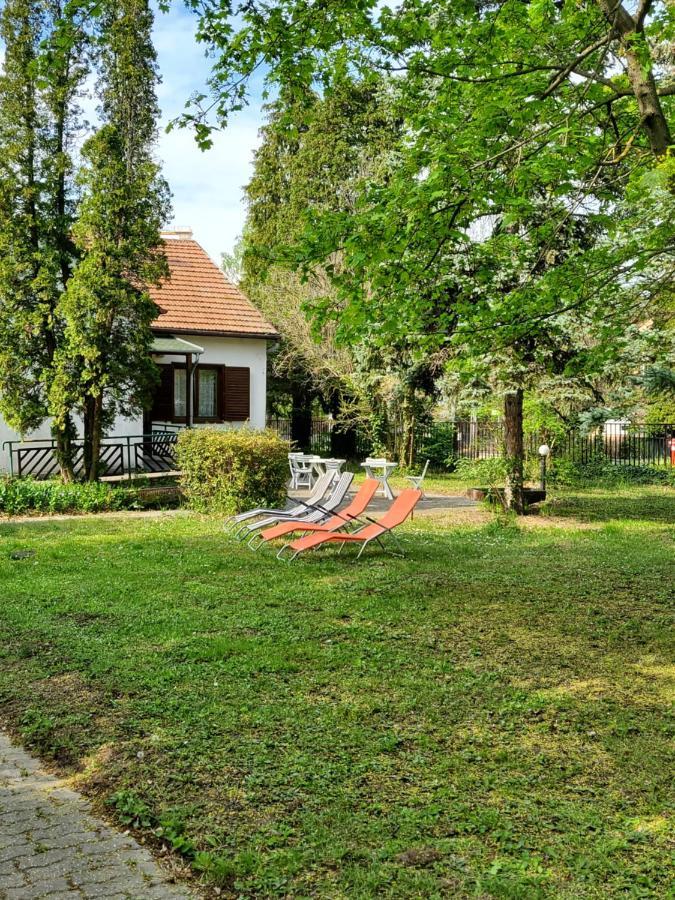 Liget Ueduelo Siofok Bed & Breakfast Exterior photo