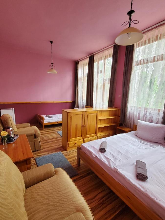 Liget Ueduelo Siofok Bed & Breakfast Exterior photo