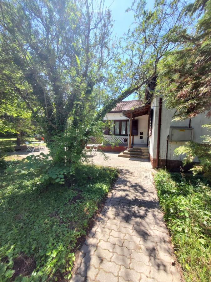 Liget Ueduelo Siofok Bed & Breakfast Exterior photo