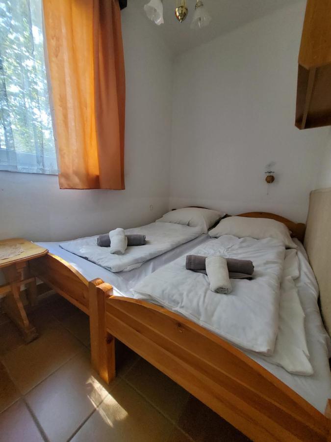 Liget Ueduelo Siofok Bed & Breakfast Exterior photo